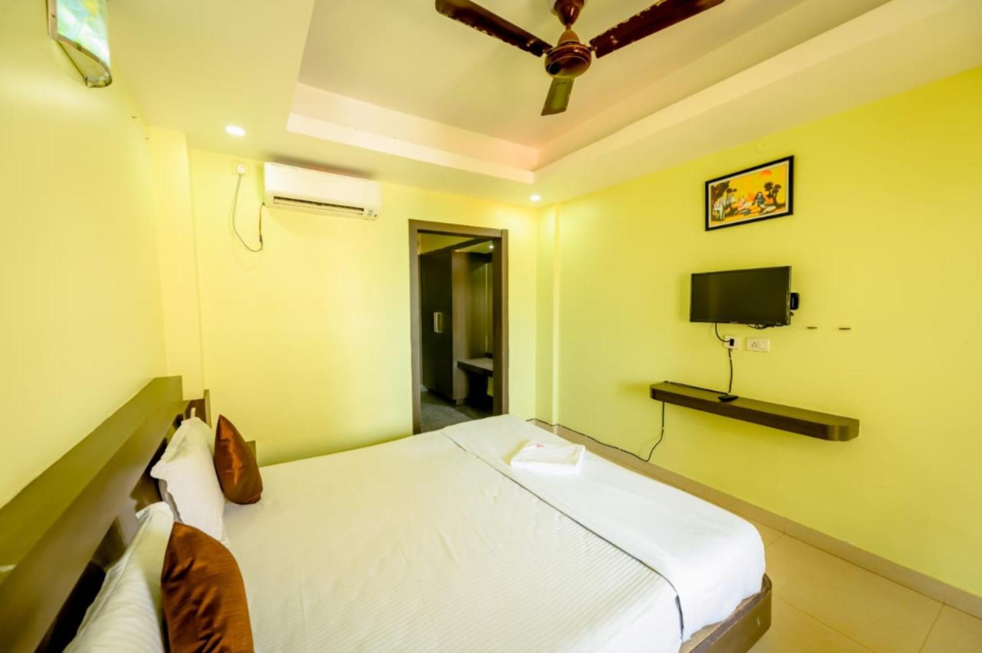Deep Ganga Inn Near Sea Beach By Morservices Puri Bagian luar foto